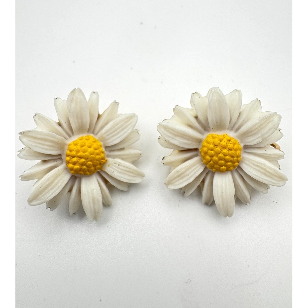 Vintage Sarah Coventry Earrings Light N Bright Daisy Flower White Yellow